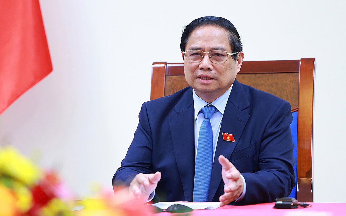 范明正总理同新加坡总理通电话