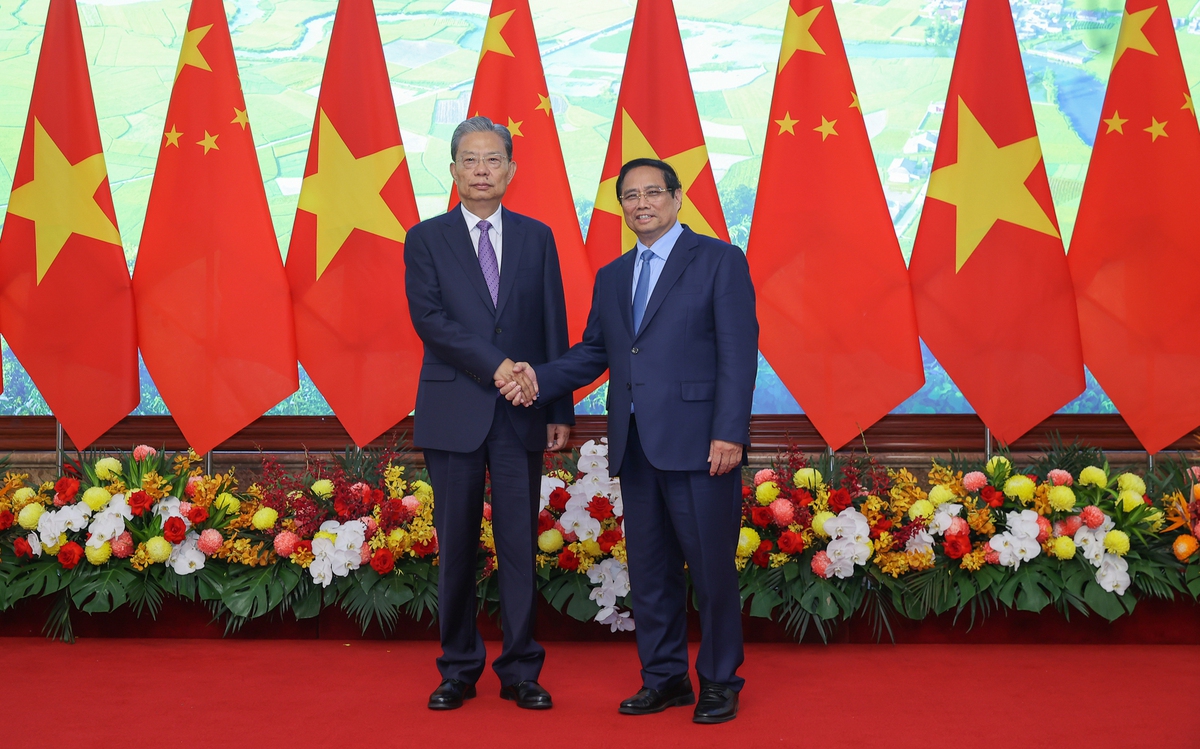 越南政府总理范明政会见中国全国人大常委会委员长赵乐际