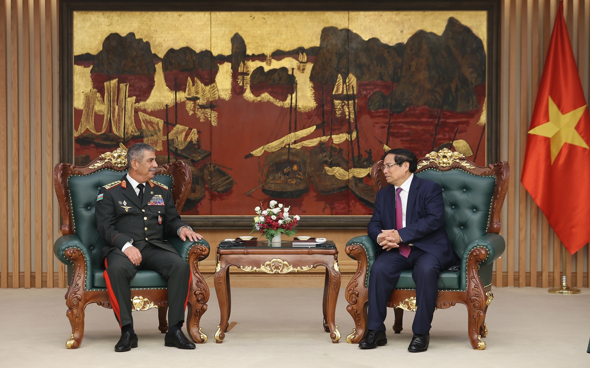 越南政府总理范明政会见阿塞拜疆国防部长扎基尔&#183;哈桑诺夫