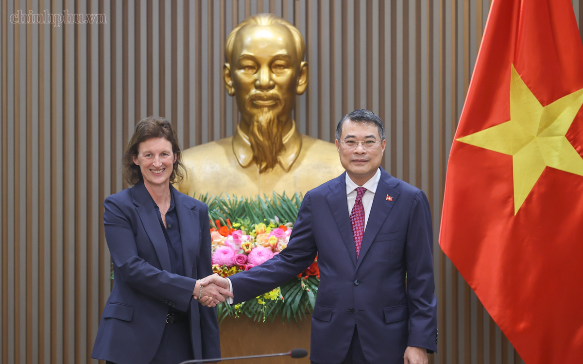 越南政府总理黎明兴接见富时罗素首席执行官菲奥娜·巴塞特一行