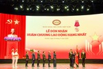 NHNN đón nhận Huân chương lao động hạng Nhất