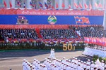 HÌNH ẢNH Diễu binh, diễu hành chào mừng 50 năm Quốc khánh Lào