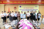 Bộ Y tế tiếp nhận nửa triệu liều vaccine sởi do FPT Long Châu trao tặng