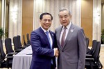 Bộ trưởng Ngoại giao Trung Quốc chúc mừng Việt Nam triển khai thành công cuộc cách mạng tinh gọn bộ máy