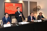 Phó Thủ tướng Hồ Đức Phớc gặp gỡ cán bộ, nhân viên Đại sứ quán và cộng đồng người Việt tại Tây Ban Nha