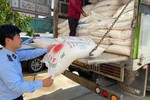 Nghệ An: Phát hiện, tạm giữ 3 tấn đường cát nhập lậu