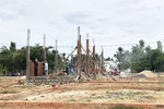 Tự xây nhà trên đất phân lô vẫn phải xin giấy phép