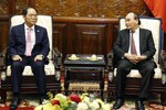 越南国家主席阮春福会见韩国驻越南大使