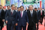 范明正总理：希望越南成为东盟与中国货物中转中心