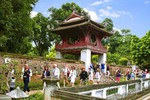河内旅游业加速接待年底的大量游客