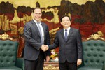 胡国勇副总理会见美国高意集团首席供应链官