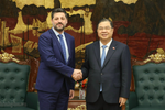 政府常务副总理范家肃会见世界经济论坛执行董事马尔万·凯鲁兹