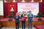 Ph&#234; chuẩn kết quả bầu, miễn nhiệm chức vụ Ph&#243; Chủ tịch UBND th&#224;nh phố Huế