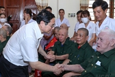 Tiếp tục chăm lo tốt đời sống người c&#243; c&#244;ng với c&#225;ch mạng