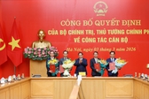 Thủ tướng trao quyết định chỉ định Phó Bí thư Đảng ủy Chính phủ và bổ nhiệm lãnh đạo 4 bộ, cơ quan ngang Bộ