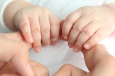 Chính phủ thông qua 3 chính sách của Luật Nuôi con nuôi (sửa đổi)