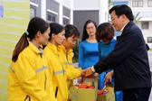 Bộ trưởng, Chủ nhiệm VPCP đến thăm, tặng qu&#224; người lao động, gia đ&#236;nh ch&#237;nh s&#225;ch tại tỉnh Nam Định