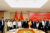 Lu&#244;n coi trọng ch&#237;nh trị tư tưởng, n&#226;ng cao c&#244;ng t&#225;c chuy&#234;n m&#244;n