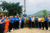 Đo&#224;n Thanh ni&#234;n VPCP hỗ trợ người d&#226;n kh&#244;i phục sản xuất tại L&#224;o Cai