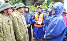 Phó Thủ tướng Lê Văn Thành thăm hỏi bà con vùng 'rốn lũ' Thừa Thiên Huế