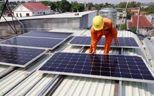 Thế nào được coi là hệ thống điện mặt trời mái nhà?