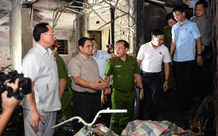 Thủ tướng thị sát hiện trường vụ cháy đặc biệt nghiêm trọng tại Hà Nội