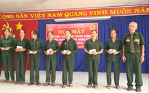 Huy chương Thanh niên xung phong vẻ vang có kèm theo tiền thưởng?