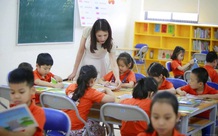 Tính lương và phụ cấp thâm niên khi chuyển cấp dạy học