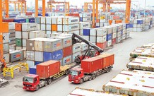 Có được yêu cầu nhà thầu cung cấp tờ khai hải quan hàng hóa?