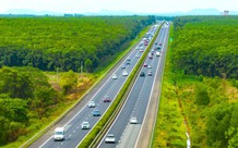 Khẩn trương cắm biển báo lý trình trên cao tốc Bắc - Nam