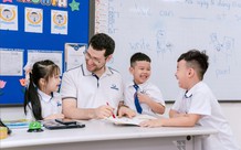 Giáo viên nước ngoài được miễn giấy phép lao động cần nộp giấy tờ gì?