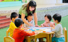 Đối tượng hưởng chính sách hỗ trợ phổ cập giáo dục mầm non