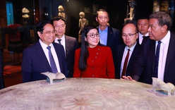 Thủ tướng thăm Bảo tàng nổi tiếng tại Paris có hơn 9.000 hiện vật văn hóa - nghệ thuật Việt Nam