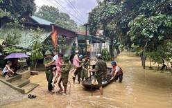 Huy động mọi lực lượng, phương tiện ứng phó với nguy cơ triều cường, ngập lụt, lũ quét, sạt lở đất sau bão số 10