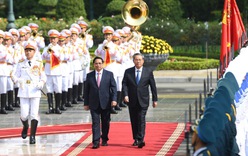 Prime Minister hosts welcome ceremony for Chinese Premier Li Qiang