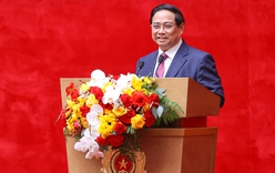 Mekong Delta region needs to closely combine socio-economic development with defense and security