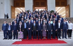 Prime Minister chairs dialogue with ASEAN businesses