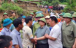 Vietnamese Prime Minister inspects flood-hit communes in Dien Bien province