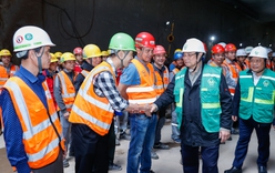 Tăng tốc hơn nữa để hoàn thành các mục tiêu trọng điểm dự án đường sắt