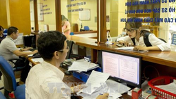 Căn cứ mức doanh thu để khai thuế theo quý hay theo tháng?