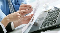 Nhà thầu nước ngoài có bắt buộc thanh toán qua tài khoản tại Việt Nam?