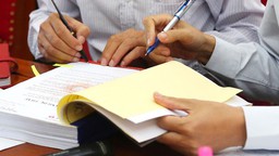 Không được nêu bất cứ điều kiện nào nhằm hạn chế nhà thầu