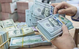 Có thể dùng hoán đổi tiền tệ chéo để trả nợ vay USD trước hạn?