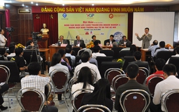 “Sao chúng ta cứ ngồi chờ Chính phủ?”