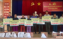 Tặng bò giống cho hộ gia đình khó khăn tại Long An
