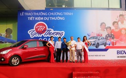 BIDV trao ô tô cho khách hàng trúng thưởng ‘Tết yêu thương 2017’