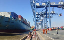 Hàng hóa bị ‘trói chân’ tại cảng, vướng ở đâu?