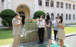 Vinamilk trao tặng 48.000 sản phẩm sữa cho người dân Campuchia