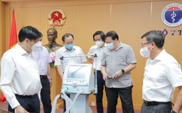 Petrovietnam trao tặng 200 máy thở dòng cao điều trị bệnh nhân COVID-19