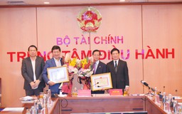 Bộ Tài chính trao bằng khen tặng FPT vì xử lý sự cố nghẽn lệnh sàn HOSE
